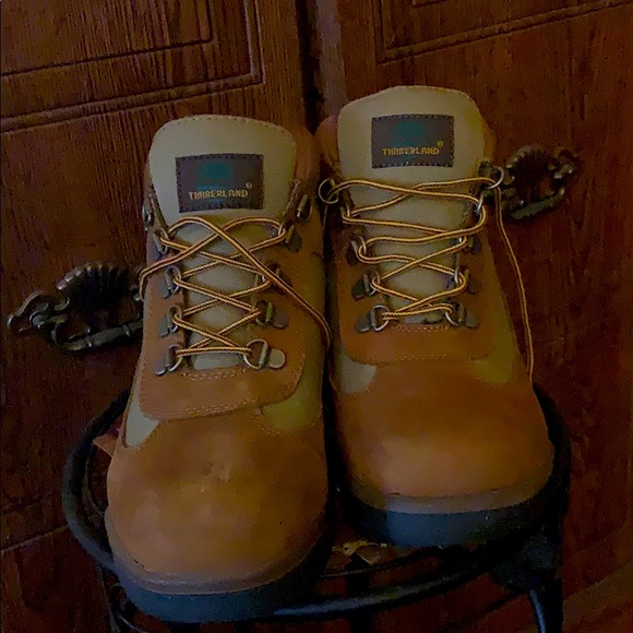 Timberland beige boots. - Picture 2 of 5